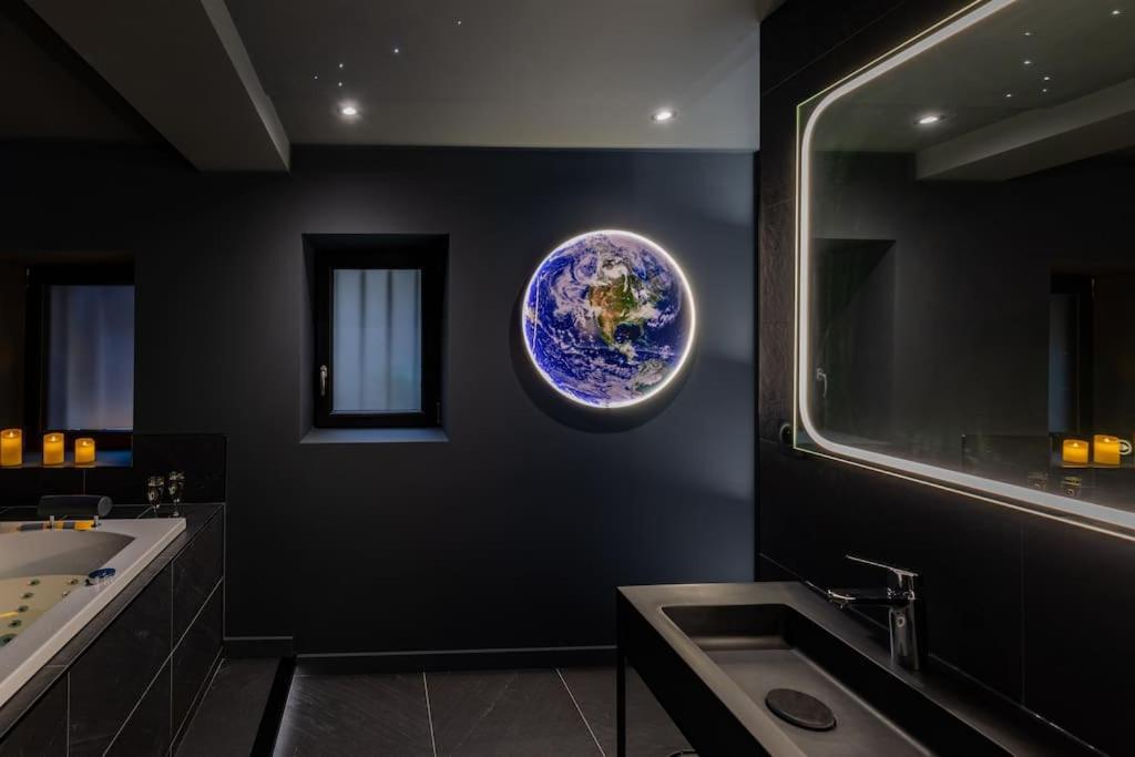 Galaxy La Tete Dans Les Etoiles Apartamento Riom Exterior foto
